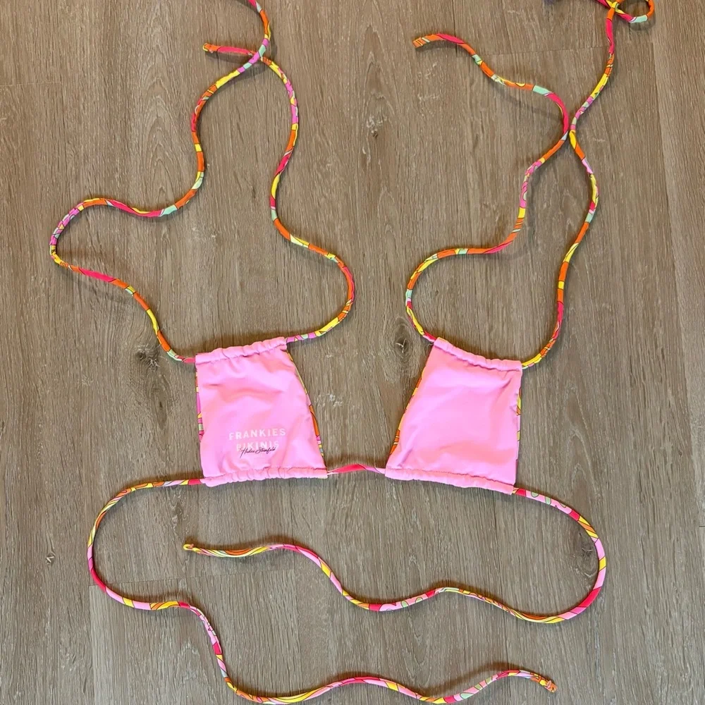Frankies Bikinis Far Out Sand Halter Bikini Top size Small